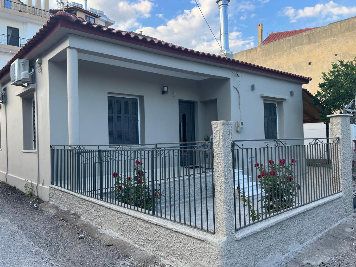 Όμορφη Μονοκατοικία Με 2 Υπνοδωμάτια Και Τζάκι Nafpaktos Ngoại thất bức ảnh
